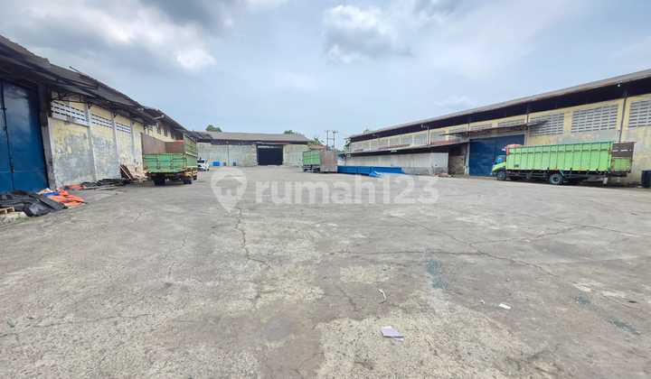 Good Warehouse by the Main Road in Rajeg, Tangerang Good Warehouse by the Main Road in Rajeg, Tangerang