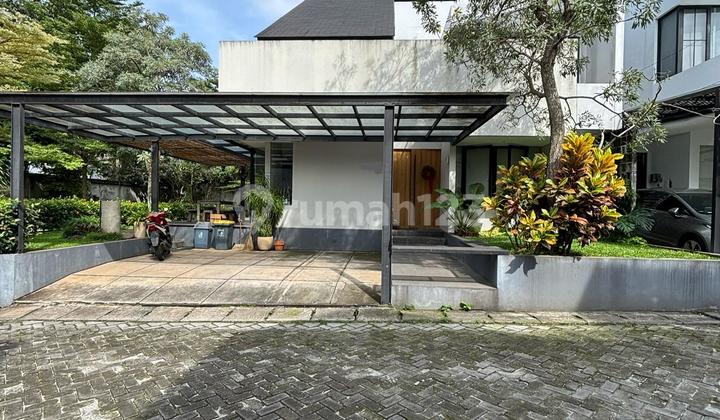 Modern Tropical Serene House in Exclusive Veteran Bintaro Townhouse, South Jakarta 2
