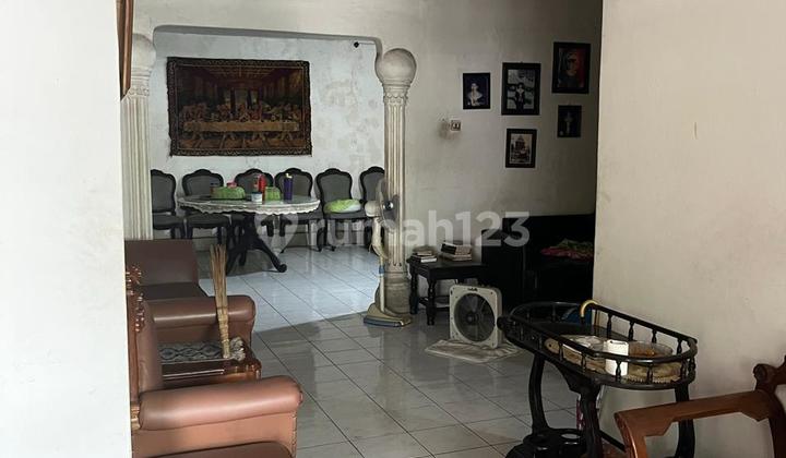 Dijual Rumah di Komplek Perdagangan Bintaro, Jakarta Selatan Dijual Rumah di Komplek Perdagangan Bintaro, Jakarta Selatan