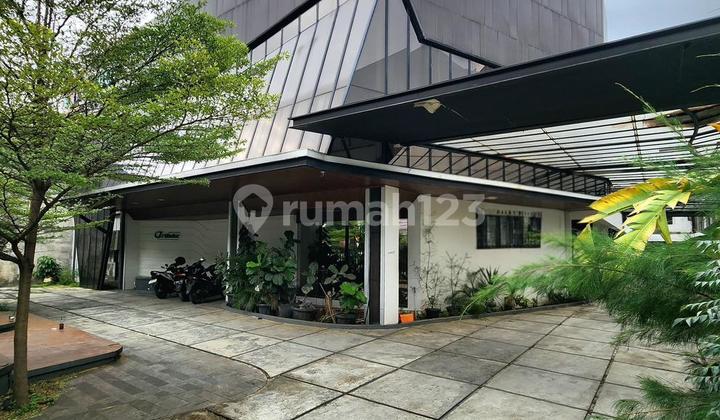 For Sale Ready-to-Use Building in Kebayoran Baru Area, South Jakarta