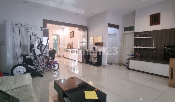 For Sale Nice House in Pela Mampang, Kemang, South Jakarta