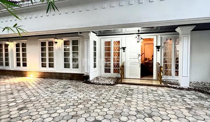 Classic Residential Garden House in East Tebet Raya Classic Residential Garden House in East Tebet Raya