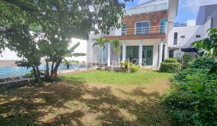 Dijual Rumah Lokasi Sangat Strategis di Kebayoran Baru, Jakarta Selatan