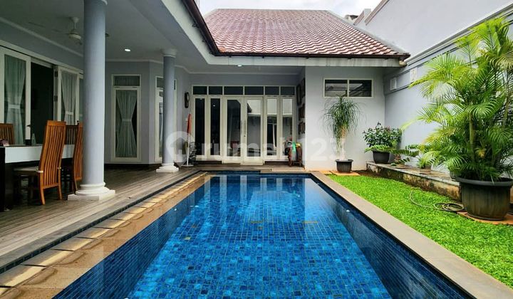 Rumah Asri Konsep Modern Classic di Antasari Jakarta Selatan Rumah Asri Konsep Modern Classic di Antasari Jakarta Selatan