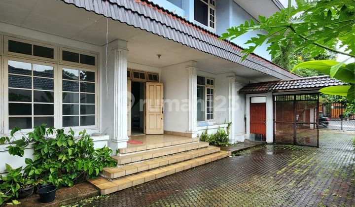 Rumah Lama Konsep Modern, di Bangka Kemang, Jakarta Selatan