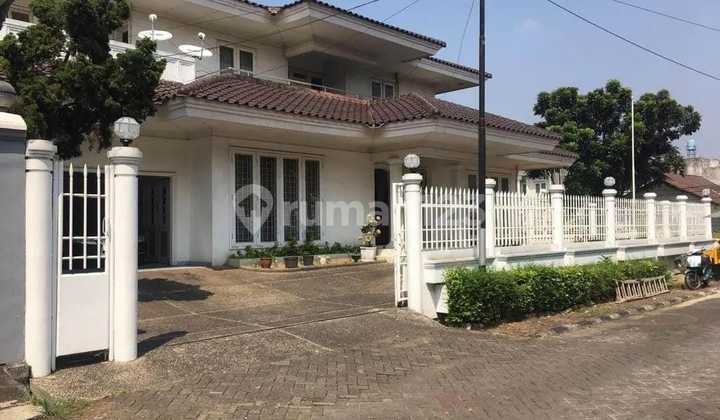 Dijual Rumah Mewah di Villa Pinguin Sektor 3, Bintaro 