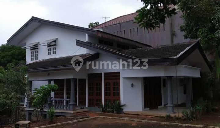 For Sale Rumah Asri dengan Halaman Luas di Cilandak