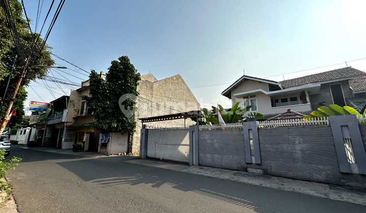 Rumah Bagus 2 Lantai di Srengseng, Jakarta Barat 2