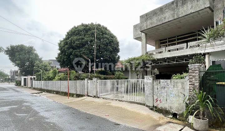 Dijual Rumah Lama di Kebayoran Lama 2