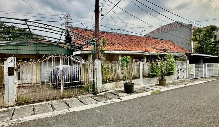 Land Calculation House in a Comfortable, Quiet, Green Location at Bendungan Hilir