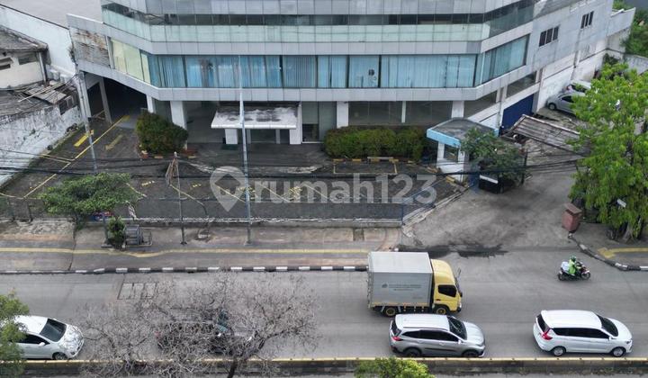 Dijual Bangunan Komersil Ex Showroom Mobil di Mangga Dua Dijual Bangunan Komersil Ex Showroom Mobil di Mangga Dua