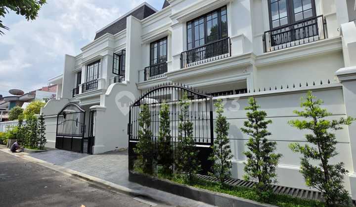 Brand New Rumah Mewah American Classic Cempaka Putih 2