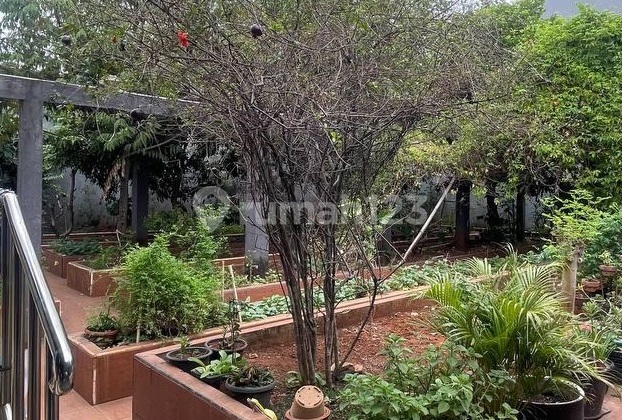 Dijual Rumah Hitung Tanah Area Pondok Indah