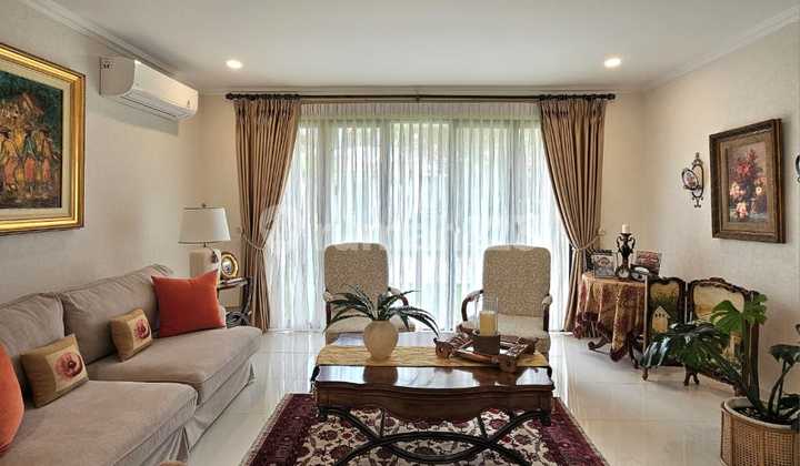 Modern Design Luxury House with Private Swimming Pool