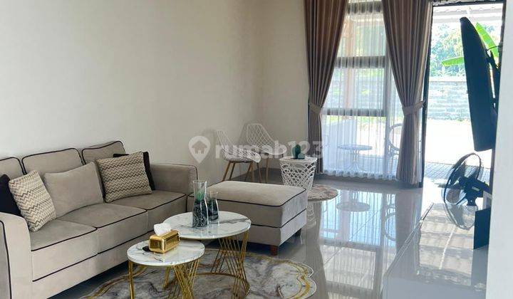 Rumah Bagus Semi Furnished SHM Kolmas Regency, Cimahi 1