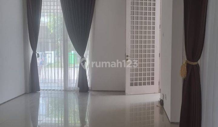 Rumah Cantik Modern Royal Residence Wiyung 2