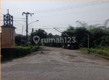 Beautiful 3-Story Spacious and Grand Residence in Bogor 2