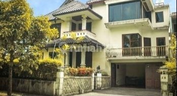Strategic Luxury House in Lebak Bulus Near PIM 2