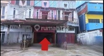 2-Storey Shop House, Spacious Parking, Good Location, Sorong 2