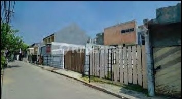 Luxurious House in the Center of Bekasi City, Spacious and Large 2