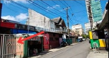 2-Story Shop House in a Strategic Location in Ujung Pandang 2