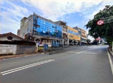 3-Story Shophouse in a Strategic Location in Kebayoran Lama, South Jakarta 2