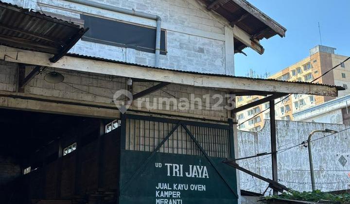 Shop House Suitable for Warehouse and Workshop