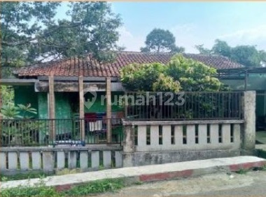 Minimalist Comfortable and Scenic Residence in Bogor Regency 2