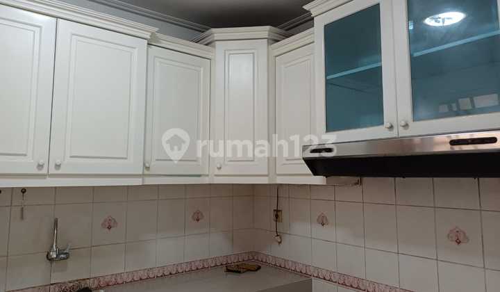 Rumah 2 Lantai Siap Huni, 3 Ac Baru, 8x17, Bebas Banjir Rumah 2 Lantai Siap Huni, 3 Ac Baru, 8x17, Bebas Banjir