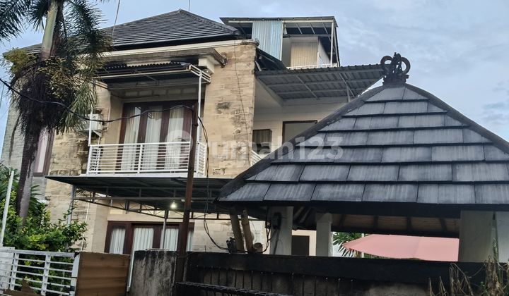 Villa Dua Lantai di Kerobokan Dekat Canggu dan Seminyak Villa Dua Lantai di Kerobokan Dekat Canggu dan Seminyak