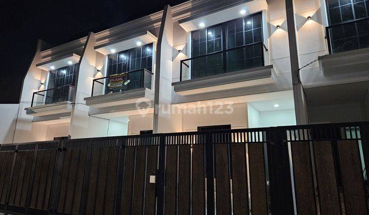 Dijual Rumah Bagus Baru Meruya, Hadap Utara, Shm 1