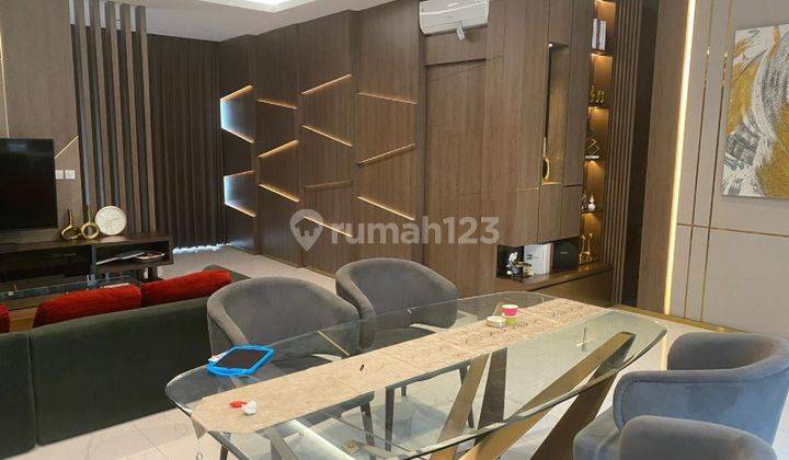 Rumah Bagus Full Dekor Suvarna Sutera, Hadap Utara 2