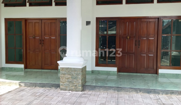 Disewakan Ruang Depan Bagian Bawah dan Halaman di Jl Cendrawasi Raya