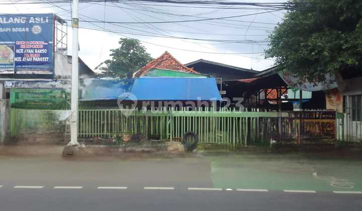 Land 1058 m2 with Building Bonus on Jl. Dewi Sartika, Cawang, Strategic Location Only 3 Minutes to MT Haryono Cawang Toll Road
