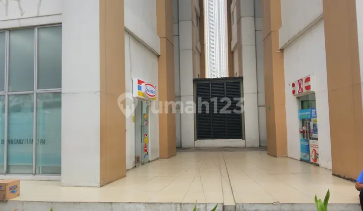Ruang Usaha Di Lobby Utama Apartemen The Wave, Setiabudi, Jakarta Selatan
