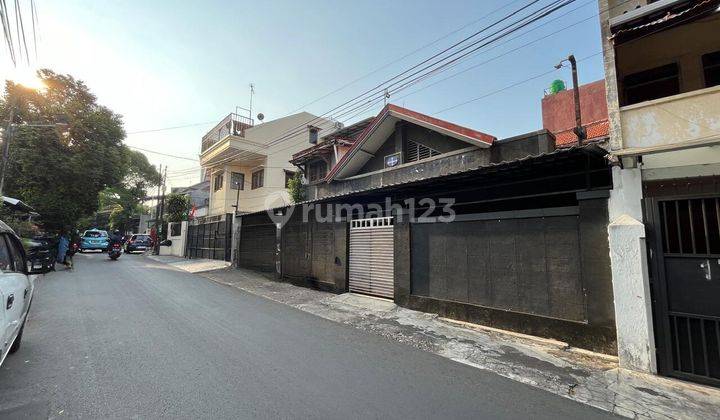 Rumah Besar 2 Lantai Di Tebet Barat Dijual Hitung Tanah Dibawah Harga Pasar Jalan Besar 2 Mobil Menuju Jalan Dr Supomo Markertable Menjadi Kos2an Kontrakan Dan Gedung Usaha 2