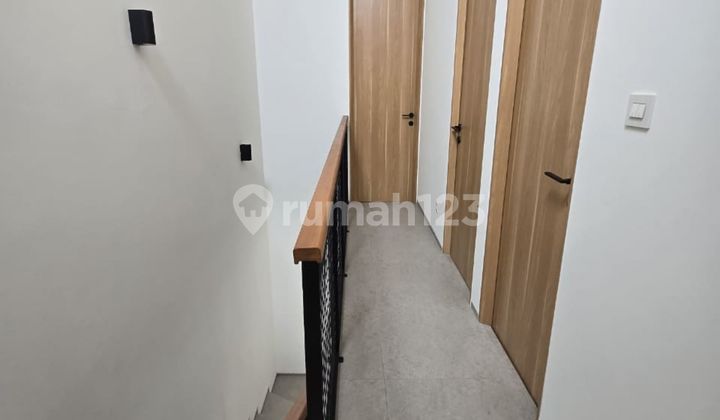 Rumah Baru 2 Lantai, Minimalis dan Mewah di Limo, Cinere, Hanya 10 Menit Ke Pintu Toll Cinere 2
