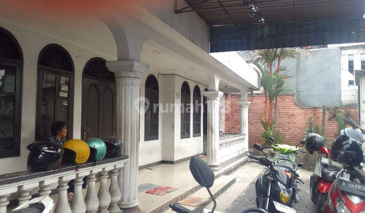 Rumah Hook 2 Lantai Hitung Tanah, Strategis Dengan Lingkungan Ramai Usaha, Di Tebet Barat Raya 2