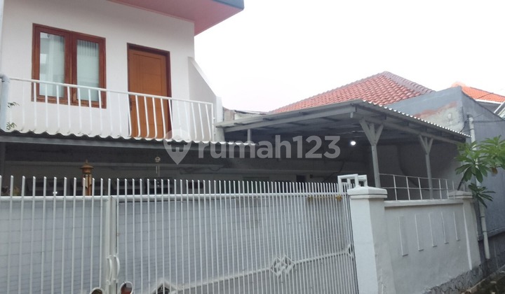 Rumah Cantik Terawat 2 Lantai Baik Nyaman Dan Adem, 30 Meter Dari Taman Warga Dan Dekat Pasar Tebet Barat