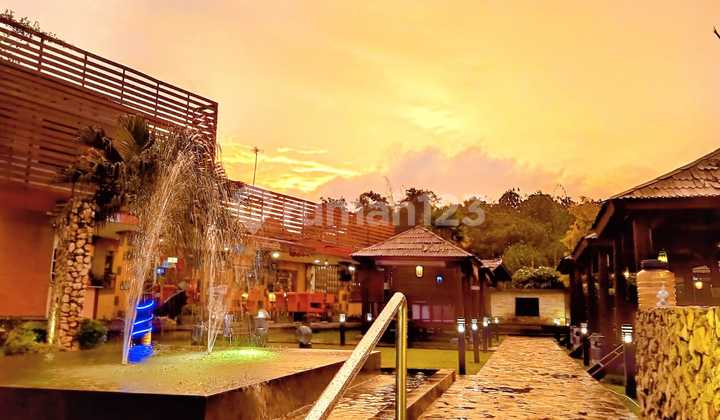 Good Family-Friendly Restaurant on Jl. Raya Puncak, 10 Minutes from Taman Safari, Cisarua