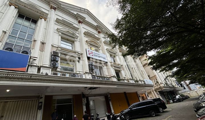 Royal Palace 4-Storey Shop-House Ready to Occupy, in a Busy Strategic Business Location Dr. Soepomo Tebet