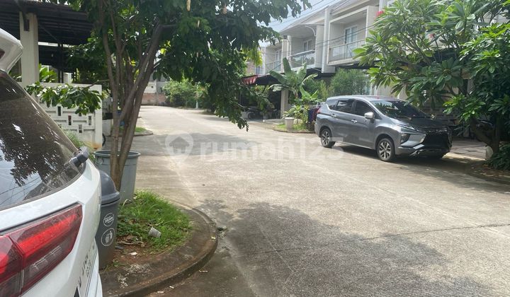 Rumah Cantik 2 Lantai Di Perumahan Bukit Dago, Cluster Lake View, Bogor