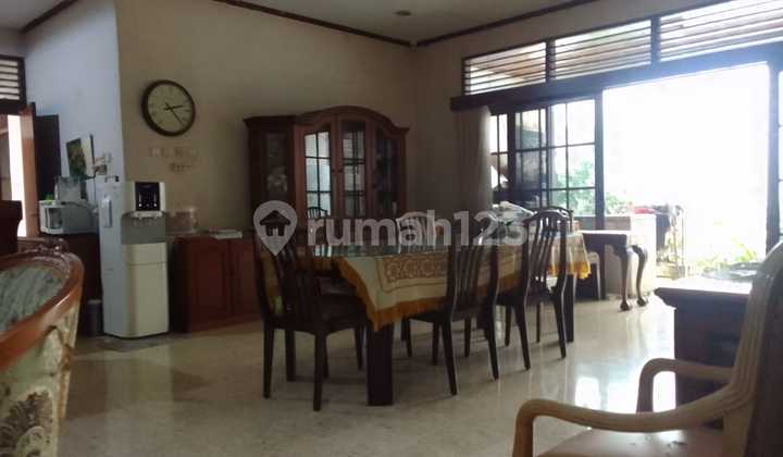 Rumah Megah 2 Lantai Terawat Baik, Akses Jalan 4 Mobil, Lokasi Strategis di Gudang Peluru Raya, Tebet 2