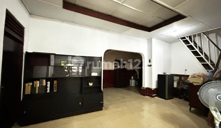 Rumah 2 Lantai Akses Dua Mobil, di Tebet Barat, dan 5 Menit ke Mal Kokas