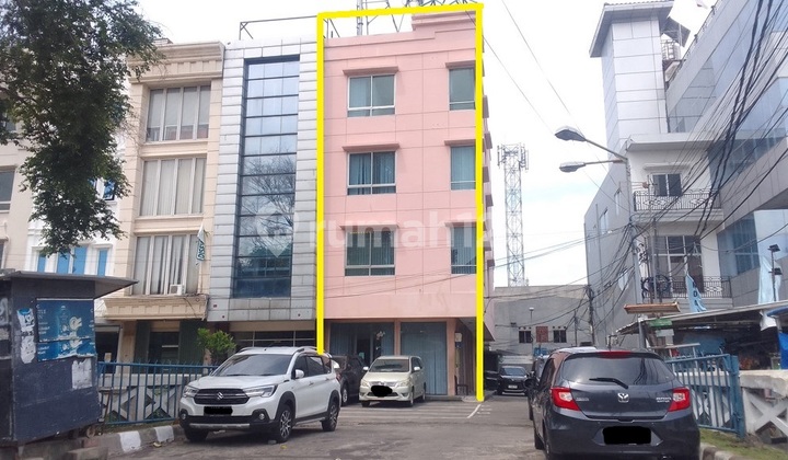 Ruko 4 1/2 Lantai Di Lokasi Strategis Komersil strategis Jl. Dr. Saharjo tebet, Dan Hanya 7 Menit Ke Tol Pancoran Ruko 4 1/2 Lantai Di Lokasi Strategis Komersil strategis Jl. Dr. Saharjo tebet, Dan Hanya 7 Menit Ke Tol Pancoran