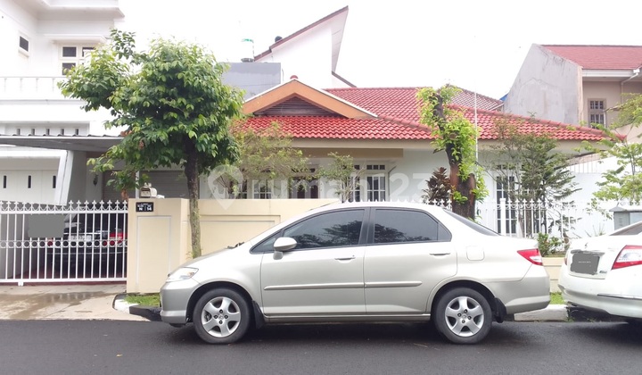 Beautiful House for Sale, Comfortable Cool Greenery Environment, on Main Road of Kalibata Indah Housing. 2