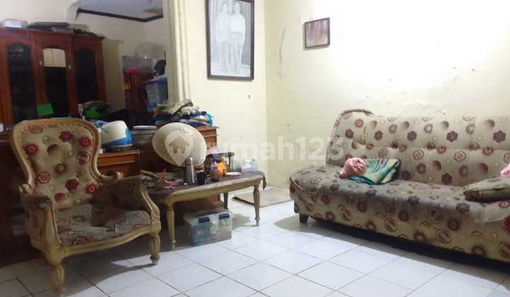 House in West Tebet, Strategic Location, Close to Tebet Eco Park, Just a 3-Minute Walk to Tebet Raya Street. 2