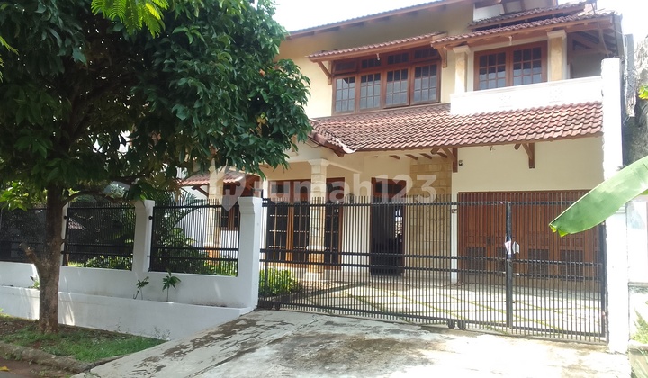 Rumah Mewah 2 Lantai di Komplek Perumahan Elit Bukit Permai Cibubur, Jakarta Timur dan Hanya 10 Menit ke St. LRT Cibubur