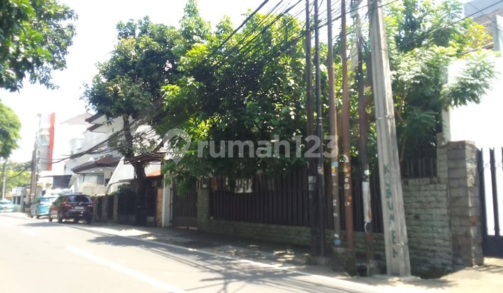 Rumah 2 Lantai, Cantik Terawat di Tebet Timur, dan Hanya Satu Menit ke Jl. Mt Haryono Rumah 2 Lantai, Cantik Terawat di Tebet Timur, dan Hanya Satu Menit ke Jl. Mt Haryono