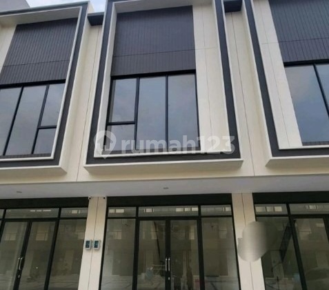 Sorrento Grande West Gading Serpong Shop House 4.5x10, Strategic and Busy Location